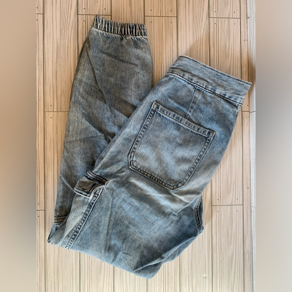 American eagle lite colored high waisted cargo denim joggers